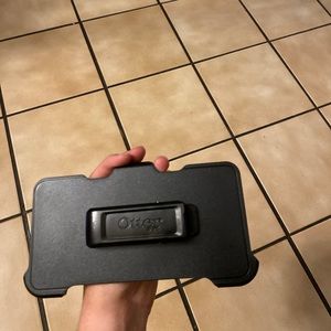 Outer box phone clip